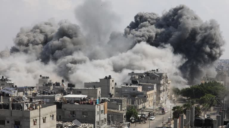 Sinan Ülgen Shares His Views with El País Journalist Andrés Mourenza on Türkiye’s Role in the Gaza Mission 